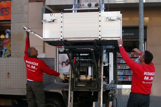 Alquiler de plataforma elevadora en Vilanova i la Geltrú